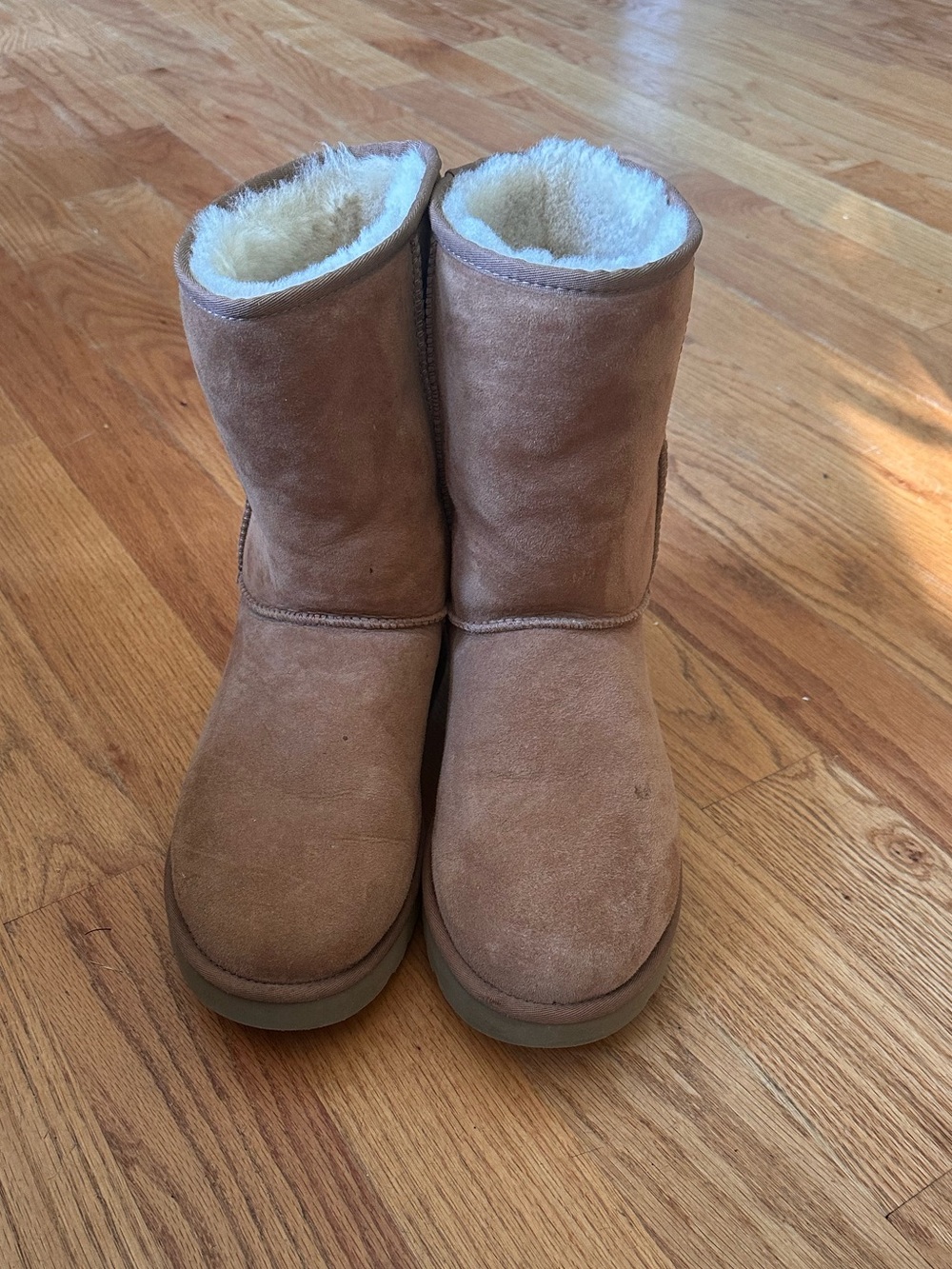 UGG Classic Short Men’s Boots